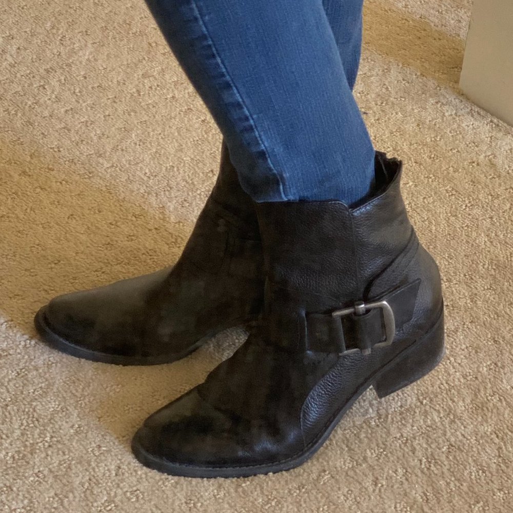 Kelly & Katie - Celine Leather Women's Boots - Size 7-1/2